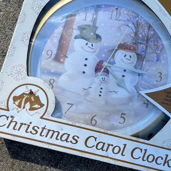 Christmas Carol Clock - Picture 1 of 2